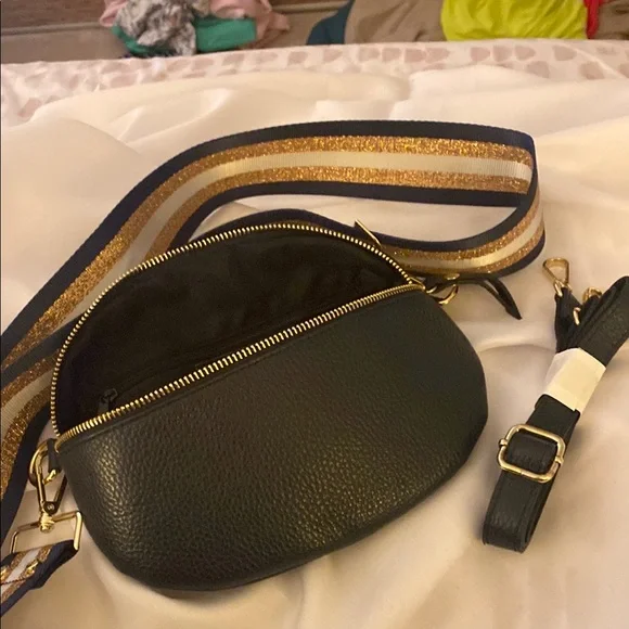 Chic Gold and Blue Crossbody Bag with Structured Design - Picture 5 of 7